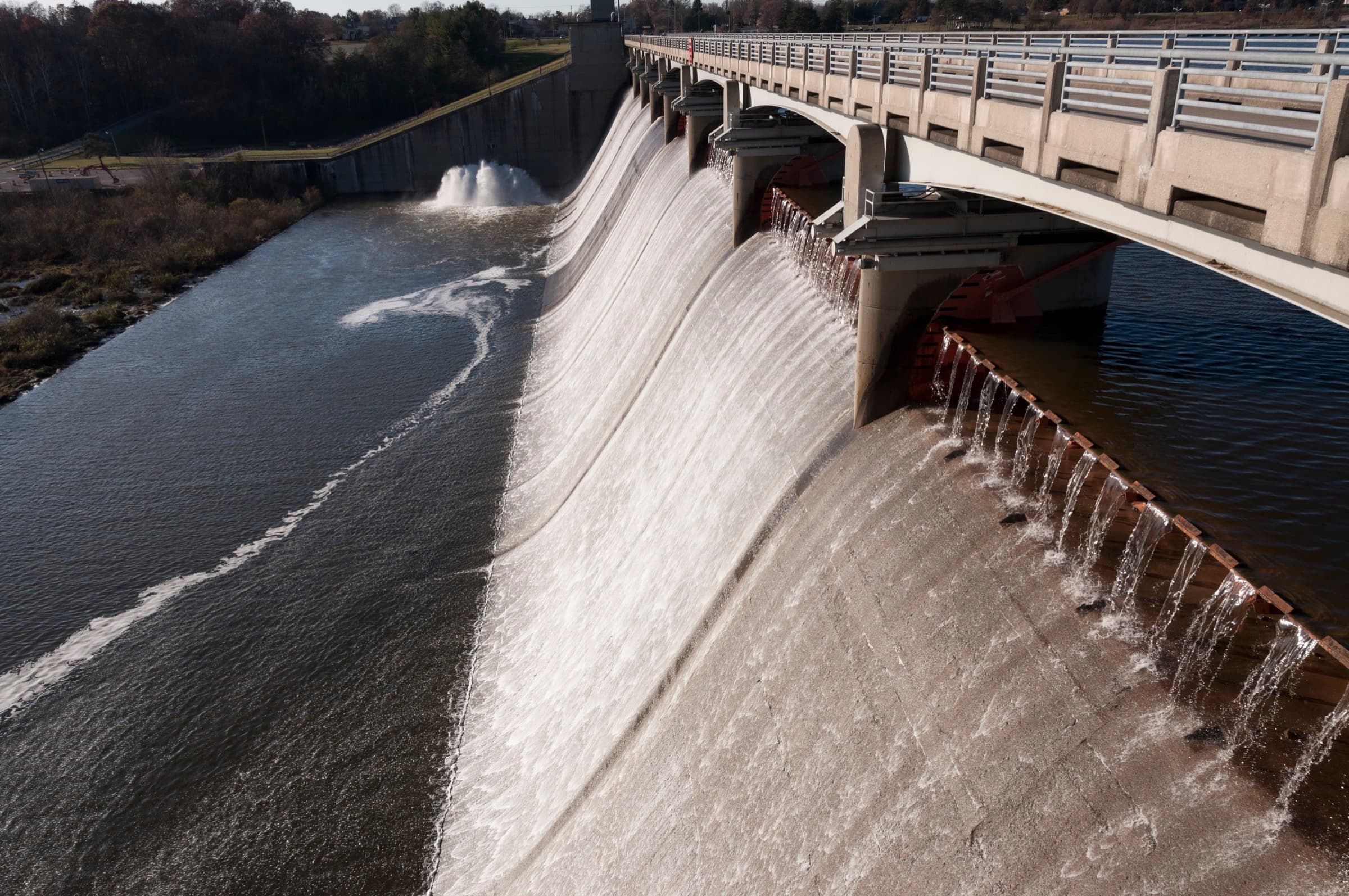 Water cascading over the curved spillway of Hoover Dam at Hoover Reservoir near Westerville