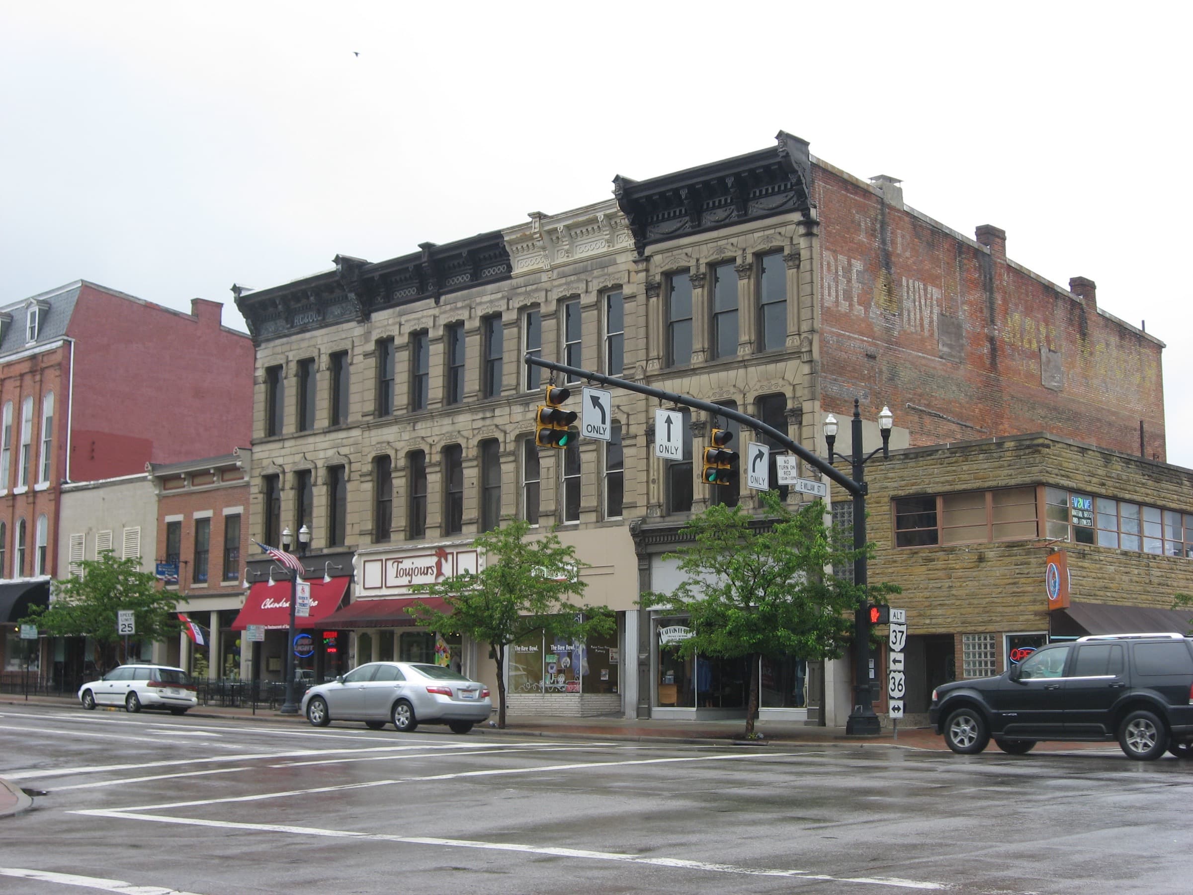 Victorian-era brick commercial buildings lining Sandusky Street in downtown Delaware