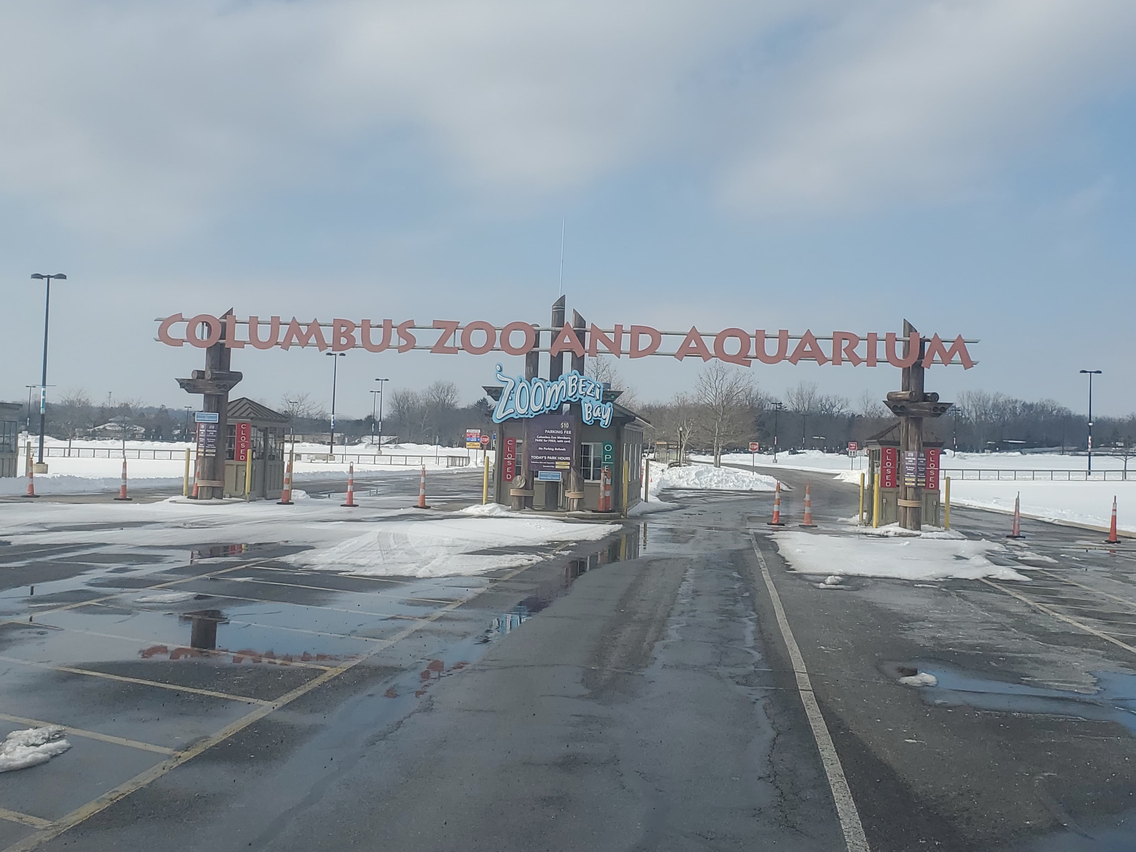 Entrance arch and ticket gates at the Columbus Zoo and Aquarium near Powell, Ohio